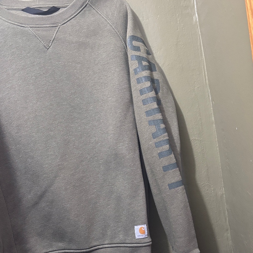 Carhartt Women’s green crew neck
